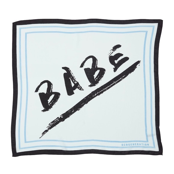 ⬇️ BCBG Babe Bandana Mint Green Neck Scarf - Picture 3 of 4